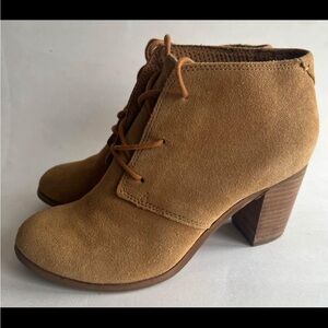 Womens Toms Size 6.5 Suede Leather High Heel Shoes Heels Beige Brown Wedges